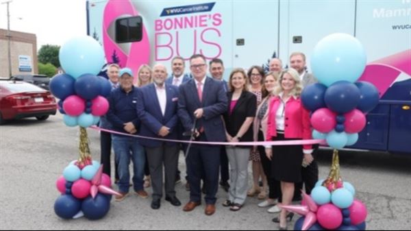Second Bonnie’s Bus launches with ribbon cutting at first clinical stop in Saint Albans