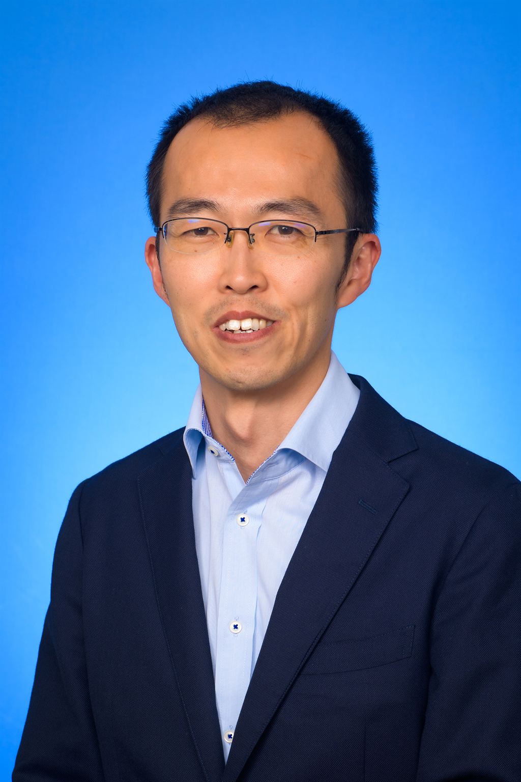 man-glasses-dark-jacket