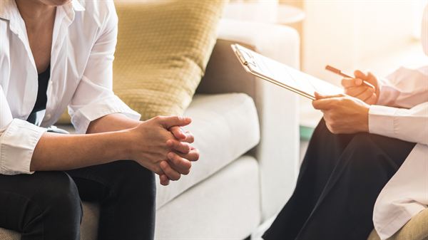 Therapy vs. Psychiatry: What's the Difference?