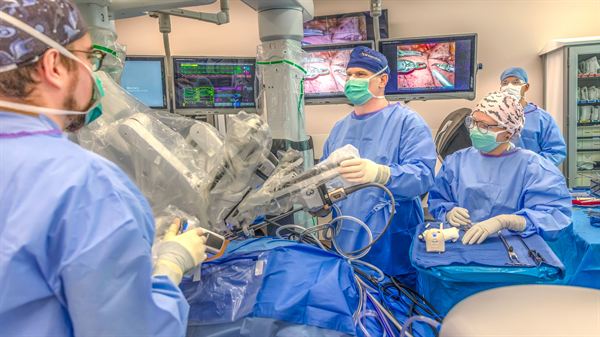 WVU Medicine team performs innovative surgery to treat lung cancer 
